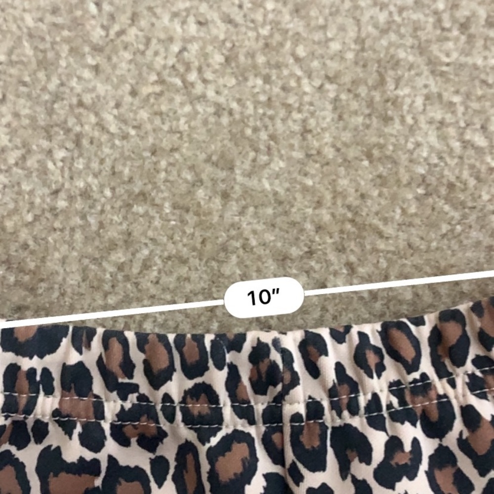 PrettyLittleThing leopard print high rise shorts - Picture 3 of 4